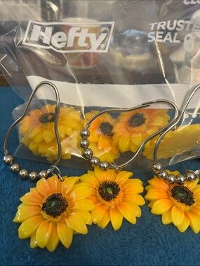 10pc Yellow Sunflower Shower Curtain Hooks with Hoop Design 031